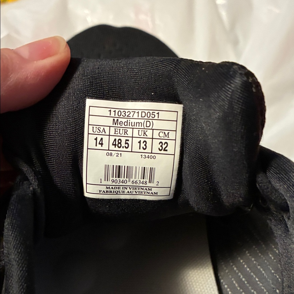 Brooks Beast 20 Men's Black and Gray Athletic Shoes 14 - Picture 6 of 6